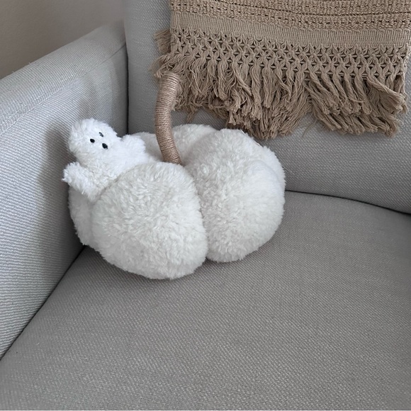 NEW Cupcakes & Cashmere Sherpa pumpkin ghost pillow - Picture 4 of 7